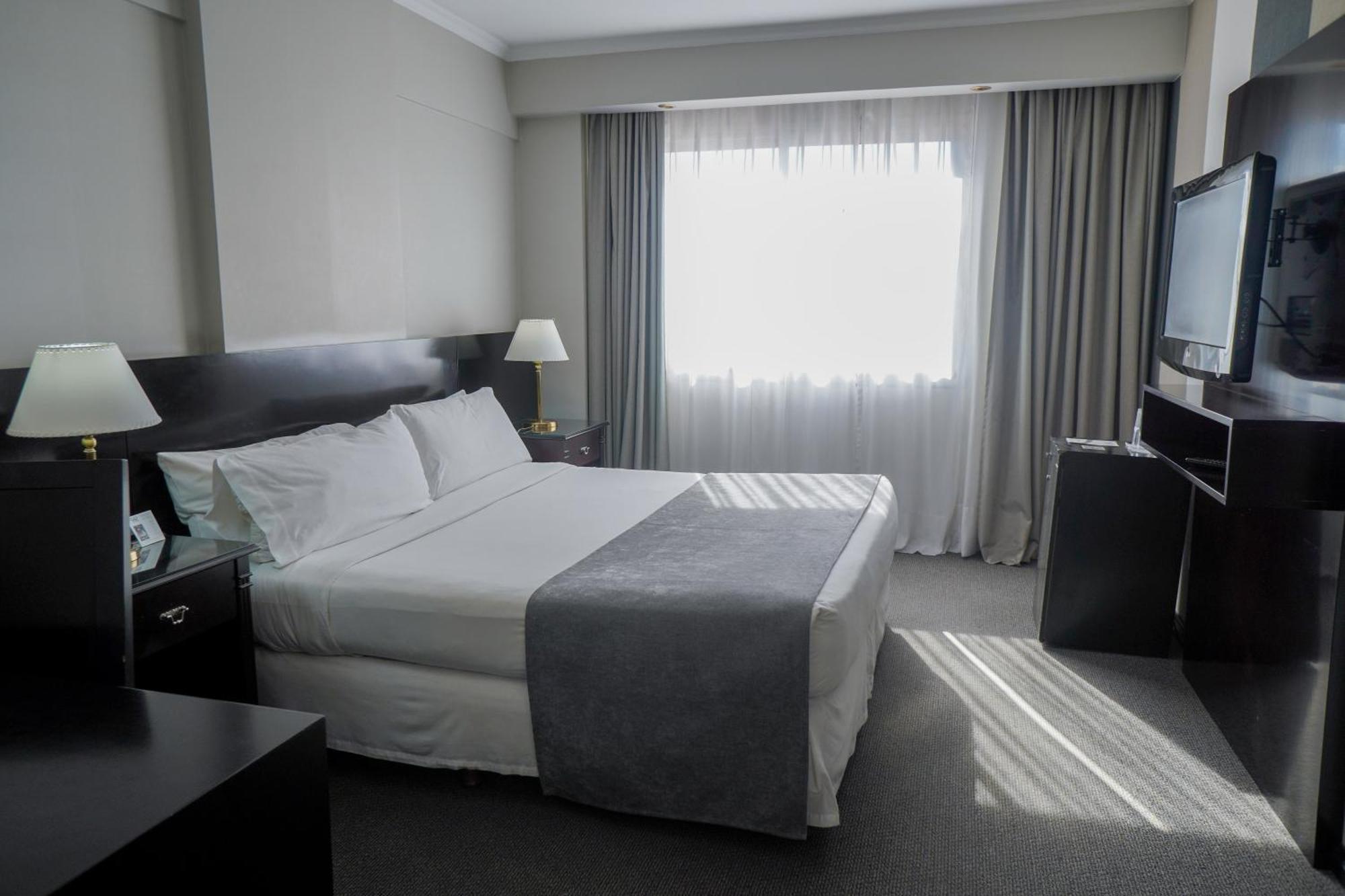 Hotel Plaza Real 4*
